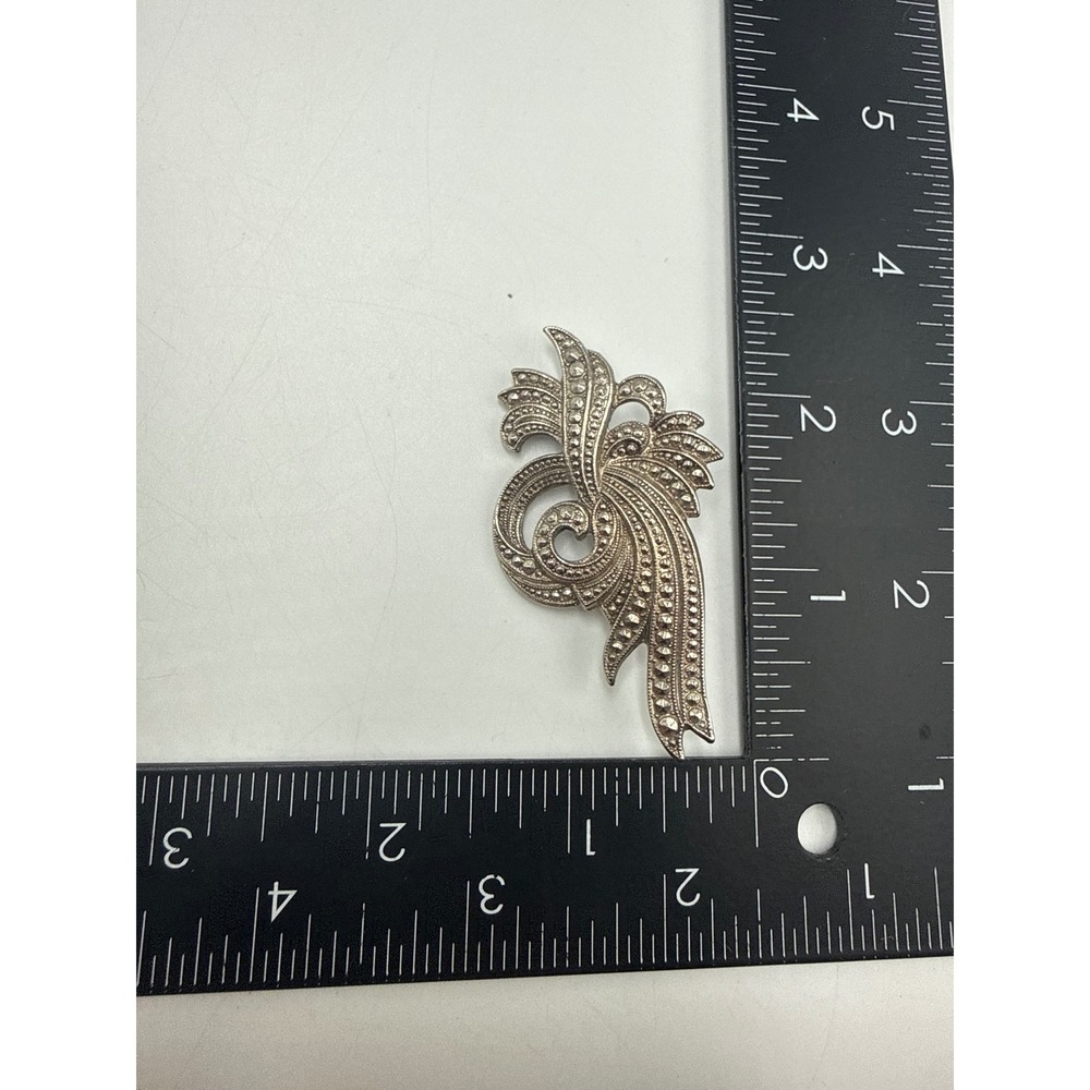 Vintage Silver Tone Marcasite Style Art Deco Swirl Spray Brooch Pin - Picture 3 of 3